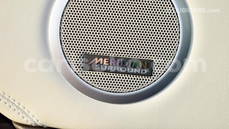 Big with watermark land rover discovery rwanda import dubai 10655