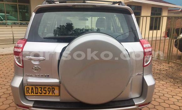 Acheter Occasion Voiture Toyota RAV4 Gris à Kigali, Rwanda Acheter Occasion Voiture Toyota RAV4 Gris à Kigali, Rwanda