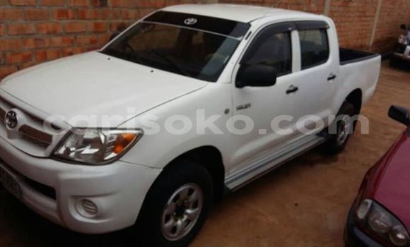 Acheter Occasion Voiture Toyota Hilux Blanc à Kigali, Rwanda Acheter Occasion Voiture Toyota Hilux Blanc à Kigali, Rwanda