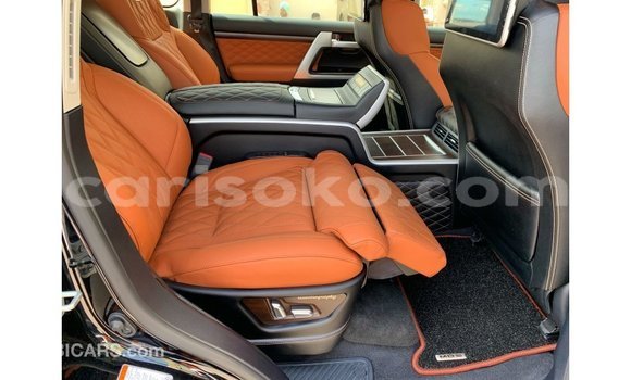 Acheter Import Voiture Toyota Land Cruiser Noir à Import - Dubai, Rwanda Acheter Import Voiture Toyota Land Cruiser Noir à Import - Dubai, Rwanda