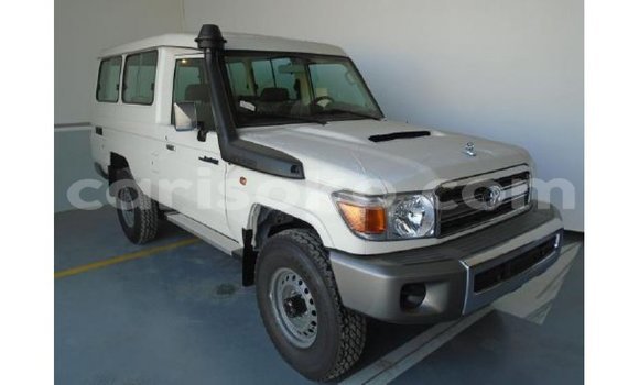 Acheter Import Voiture Abarth 595 Blanc à Import - Dubai, Rwanda