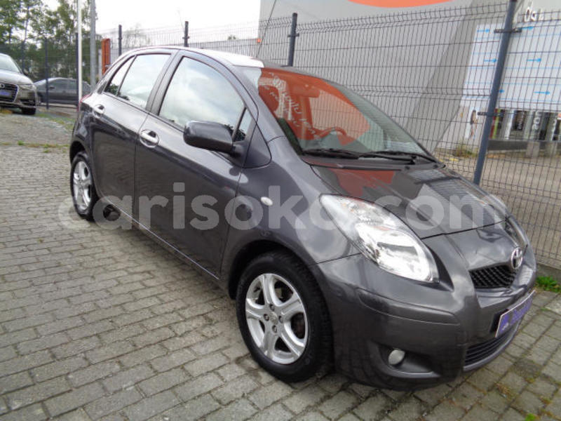 Big with watermark toyota yaris rwanda kigali 10749