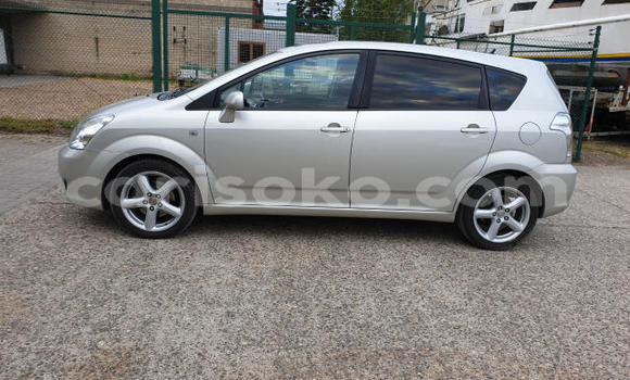 Buy Used Toyota Corolla Verso Green Car in Kigali in Rwanda Buy Used Toyota Corolla Verso Green Car in Kigali in Rwanda