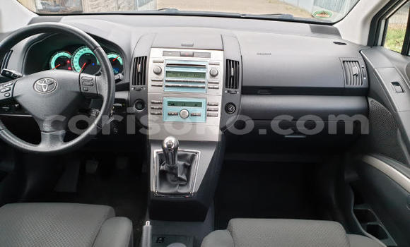 Buy Used Toyota Corolla Verso Green Car in Kigali in Rwanda Buy Used Toyota Corolla Verso Green Car in Kigali in Rwanda