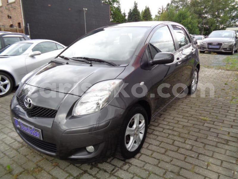 Big with watermark toyota yaris rwanda kigali 10773
