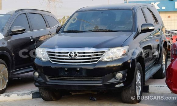 Acheter Import Voiture Toyota Fortuner Noir à Import - Dubai, Rwanda Acheter Import Voiture Toyota Fortuner Noir à Import - Dubai, Rwanda