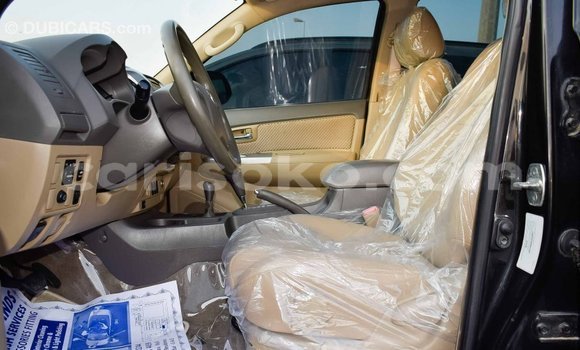 Acheter Import Voiture Toyota Fortuner Noir à Import - Dubai, Rwanda Acheter Import Voiture Toyota Fortuner Noir à Import - Dubai, Rwanda