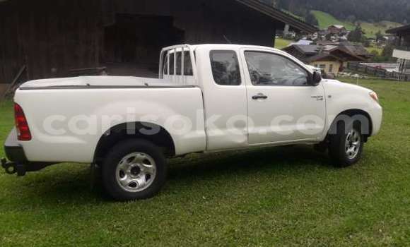 اشتري مستعمل Toyota Hilux Blanc سيارة في Kigali في Rwanda اشتري مستعمل Toyota Hilux Blanc سيارة في Kigali في Rwanda