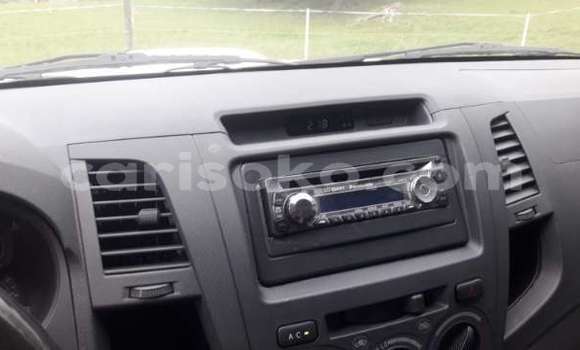 اشتري مستعمل Toyota Hilux Blanc سيارة في Kigali في Rwanda اشتري مستعمل Toyota Hilux Blanc سيارة في Kigali في Rwanda