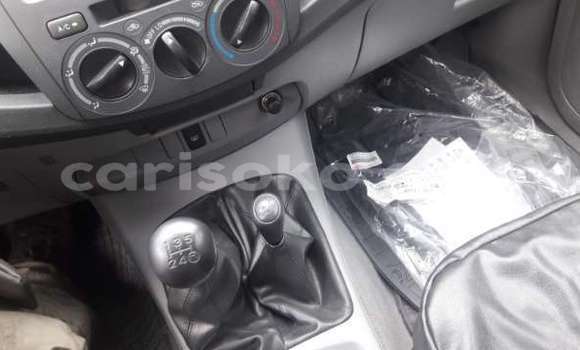 اشتري مستعمل Toyota Hilux Blanc سيارة في Kigali في Rwanda اشتري مستعمل Toyota Hilux Blanc سيارة في Kigali في Rwanda