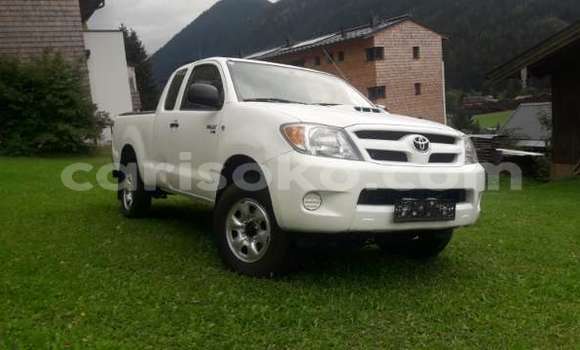 اشتري مستعمل Toyota Hilux Blanc سيارة في Kigali في Rwanda اشتري مستعمل Toyota Hilux Blanc سيارة في Kigali في Rwanda