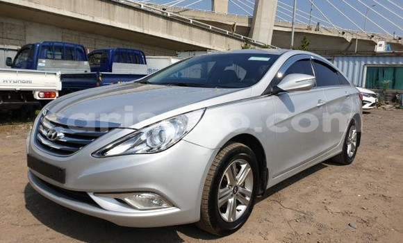 اشتري مستعمل Hyundai Sonata Gris سيارة في Kigali في Rwanda اشتري مستعمل Hyundai Sonata Gris سيارة في Kigali في Rwanda
