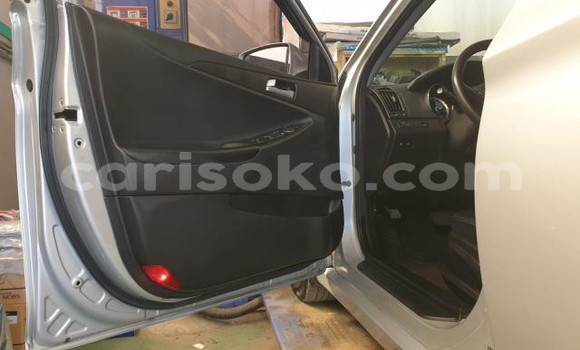 اشتري مستعمل Hyundai Sonata Gris سيارة في Kigali في Rwanda اشتري مستعمل Hyundai Sonata Gris سيارة في Kigali في Rwanda