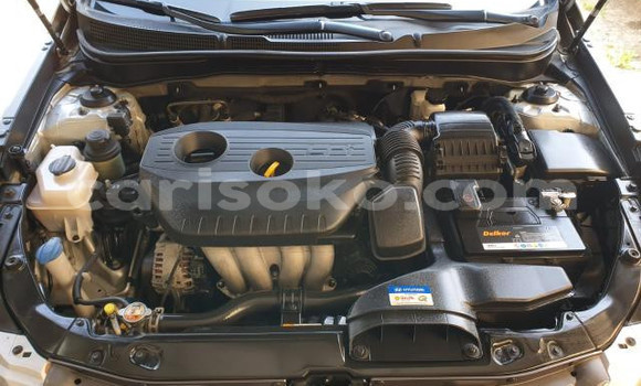 اشتري مستعمل Hyundai Sonata Gris سيارة في Kigali في Rwanda اشتري مستعمل Hyundai Sonata Gris سيارة في Kigali في Rwanda