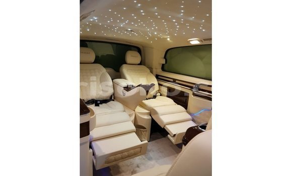 Acheter Import Voiture Mercedes-Benz 250 Noir à Import - Dubai, Rwanda Acheter Import Voiture Mercedes-Benz 250 Noir à Import - Dubai, Rwanda