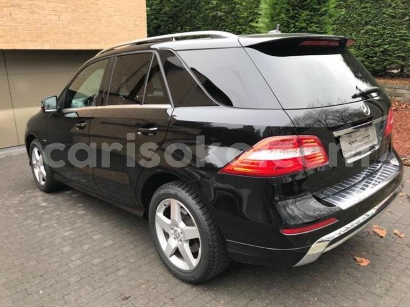 Big with watermark mercedes benz ml%e2%80%93class rwanda kigali 10875