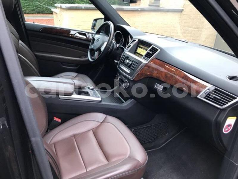 Big with watermark mercedes benz ml%e2%80%93class rwanda kigali 10875