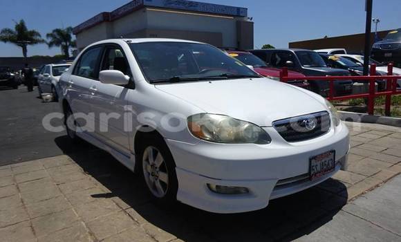 Sayi Na hannu Toyota Corolla Blanc Mota in Kigali a Rwanda Sayi Na hannu Toyota Corolla Blanc Mota in Kigali a Rwanda
