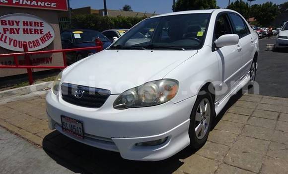 Sayi Na hannu Toyota Corolla Blanc Mota in Kigali a Rwanda Sayi Na hannu Toyota Corolla Blanc Mota in Kigali a Rwanda