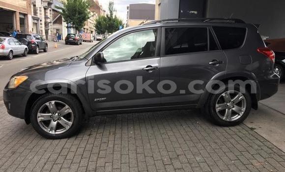 Sayi Imported Toyota RAV4 Beige Mota in Kigali a Rwanda Sayi Imported Toyota RAV4 Beige Mota in Kigali a Rwanda