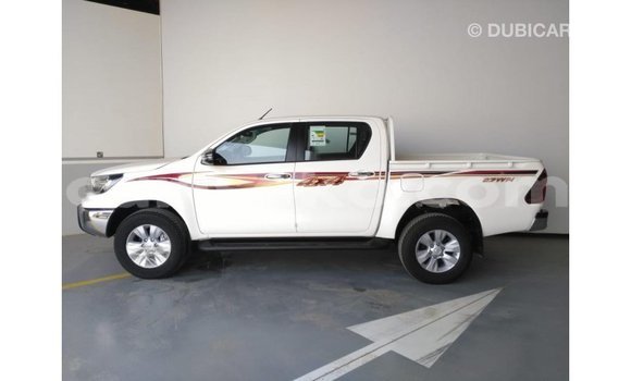 Acheter Import Voiture Toyota Hilux Blanc à Import - Dubai, Rwanda Acheter Import Voiture Toyota Hilux Blanc à Import - Dubai, Rwanda