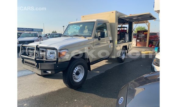 اشتري Imported Toyota Land Cruiser Beige سيارة في Import - Dubai في Rwanda اشتري Imported Toyota Land Cruiser Beige سيارة في Import - Dubai في Rwanda