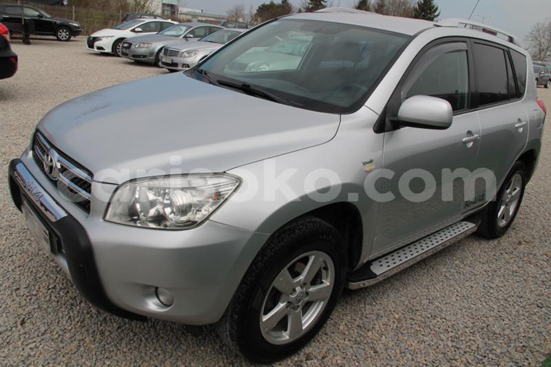 Big with watermark toyota rav4 rwanda kigali 10950