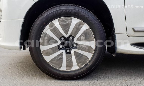 Acheter Import Voiture Toyota Land Cruiser Blanc à Import - Dubai, Rwanda Acheter Import Voiture Toyota Land Cruiser Blanc à Import - Dubai, Rwanda