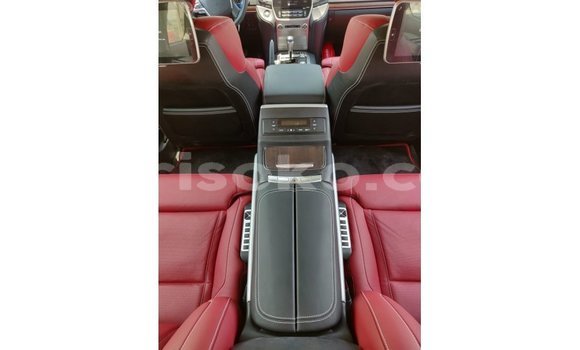 Acheter Import Voiture Toyota Land Cruiser Noir à Import - Dubai, Rwanda Acheter Import Voiture Toyota Land Cruiser Noir à Import - Dubai, Rwanda