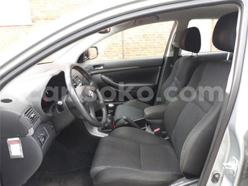 Big with watermark toyota avensis rwanda kigali 10962