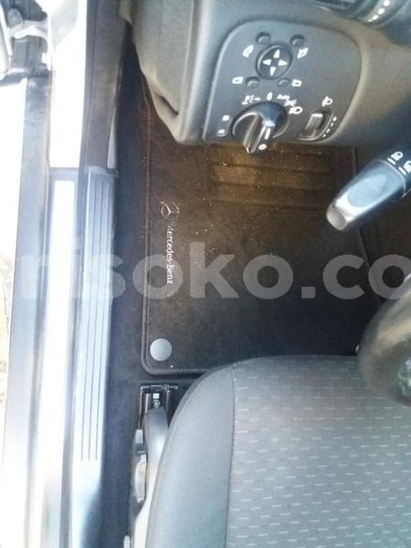 Big with watermark mercedes benz 230 rwanda kigali 11050