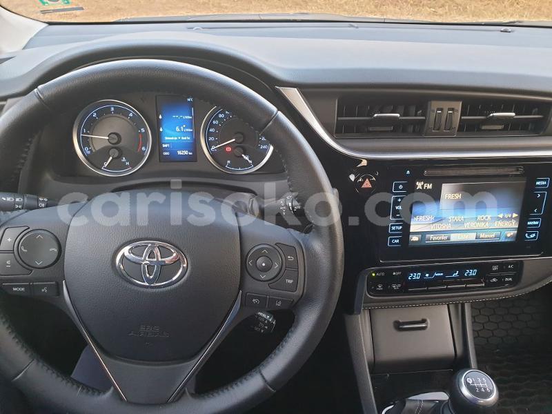 Big with watermark toyota corolla rwanda kigali 11106