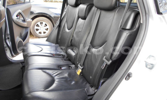 Sayi Na hannu Toyota RAV4 Gris Mota in Ruhengeri a Ruhengeri Sayi Na hannu Toyota RAV4 Gris Mota in Ruhengeri a Ruhengeri