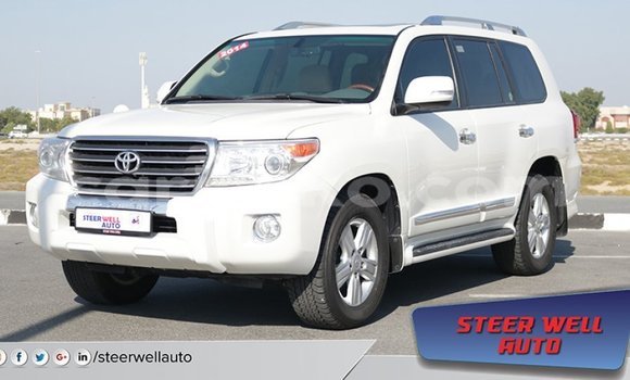 Sayi Imported Toyota Land Cruiser Blanc Mota in Import - Dubai a Rwanda Sayi Imported Toyota Land Cruiser Blanc Mota in Import - Dubai a Rwanda