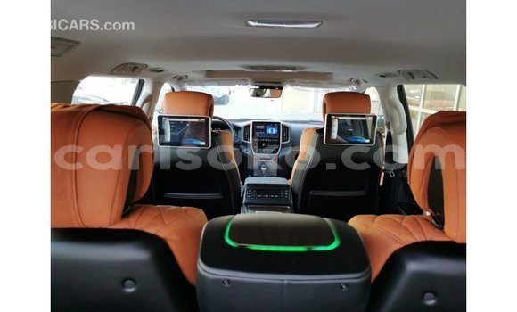 Acheter Import Voiture Toyota Land Cruiser Noir à Import - Dubai, Rwanda Acheter Import Voiture Toyota Land Cruiser Noir à Import - Dubai, Rwanda