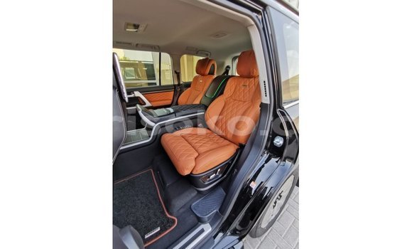 Acheter Import Voiture Toyota Land Cruiser Noir à Import - Dubai, Rwanda Acheter Import Voiture Toyota Land Cruiser Noir à Import - Dubai, Rwanda