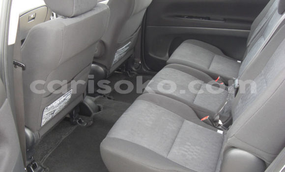 Sayi Na hannu Toyota Avensis Gris Mota in Gicumbi a Rwanda Sayi Na hannu Toyota Avensis Gris Mota in Gicumbi a Rwanda