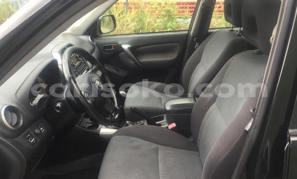 Sayi Na hannu Toyota RAV4 Noir Mota in Kigali a Rwanda Sayi Na hannu Toyota RAV4 Noir Mota in Kigali a Rwanda