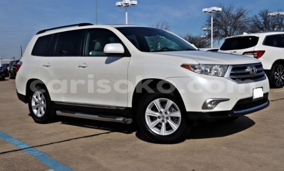 اشتري مستعمل Toyota Highlander Blanc سيارة في Kigali في Rwanda اشتري مستعمل Toyota Highlander Blanc سيارة في Kigali في Rwanda