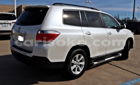 اشتري مستعمل Toyota Highlander Blanc سيارة في Kigali في Rwanda اشتري مستعمل Toyota Highlander Blanc سيارة في Kigali في Rwanda