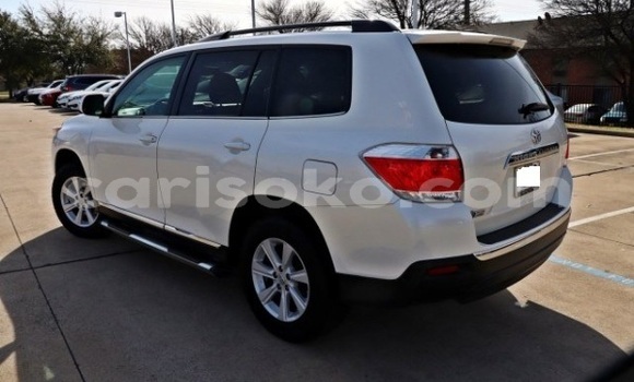 اشتري مستعمل Toyota Highlander Blanc سيارة في Kigali في Rwanda اشتري مستعمل Toyota Highlander Blanc سيارة في Kigali في Rwanda