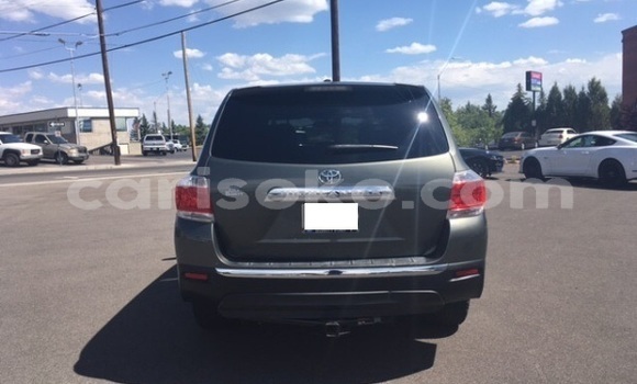 اشتري مستعمل Toyota Highlander Gris سيارة في Kigali في Rwanda اشتري مستعمل Toyota Highlander Gris سيارة في Kigali في Rwanda