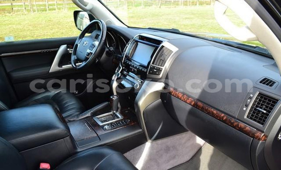 اشتري مستعمل Toyota Land Cruiser Noir سيارة في Kigali في Rwanda اشتري مستعمل Toyota Land Cruiser Noir سيارة في Kigali في Rwanda