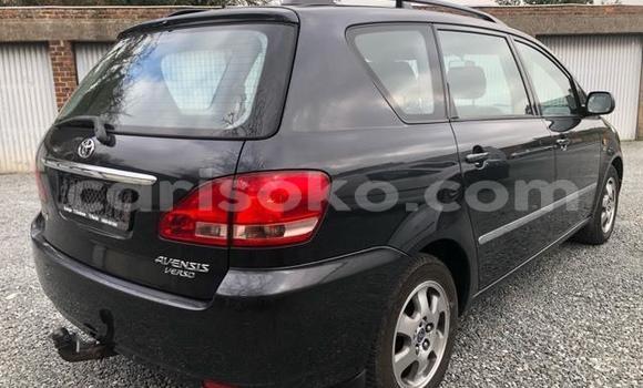 Sayi Na hannu Toyota Avensis Verso Beige Mota in Kigali a Rwanda Sayi Na hannu Toyota Avensis Verso Beige Mota in Kigali a Rwanda