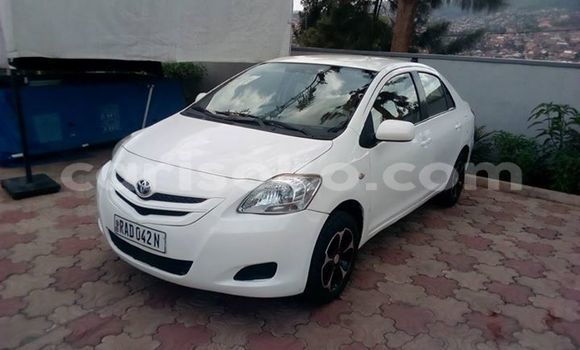 Sayi Na hannu Toyota Yaris Blanc Mota in Kigali a Rwanda Sayi Na hannu Toyota Yaris Blanc Mota in Kigali a Rwanda