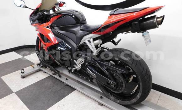 Acheter Occasion Moto Honda CBR 1000 RR Beige à Kigali, Rwanda Acheter Occasion Moto Honda CBR 1000 RR Beige à Kigali, Rwanda