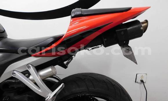 Acheter Occasion Moto Honda CBR 1000 RR Beige à Kigali, Rwanda Acheter Occasion Moto Honda CBR 1000 RR Beige à Kigali, Rwanda