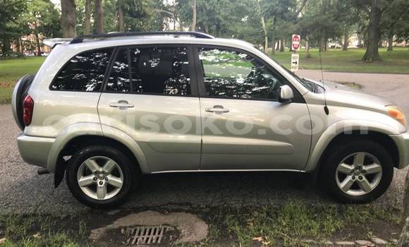 Sayi Na hannu Toyota RAV4 Gris Mota in Kigali a Rwanda Sayi Na hannu Toyota RAV4 Gris Mota in Kigali a Rwanda