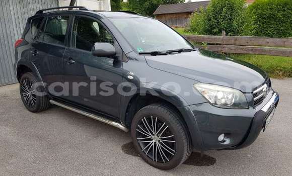 Sayi Na hannu Toyota RAV4 Beige Mota in Kigali a Rwanda Sayi Na hannu Toyota RAV4 Beige Mota in Kigali a Rwanda