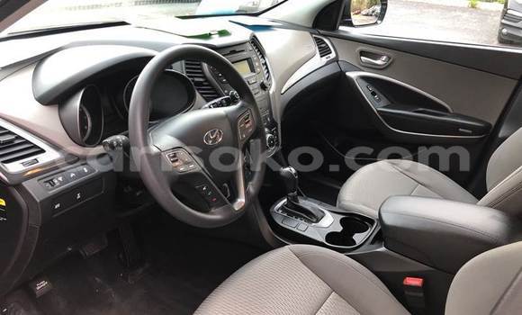 Buy Used Hyundai Santa Fe Beige Car in Kigali in Rwanda Buy Used Hyundai Santa Fe Beige Car in Kigali in Rwanda